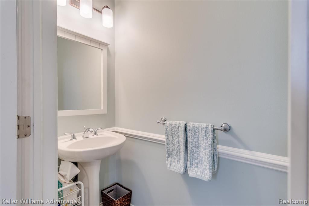 49698 Timber Trail, Novi, MI — Photo 22