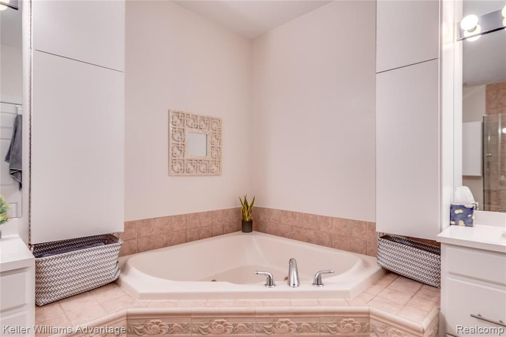 49698 Timber Trail, Novi, MI — Photo 31
