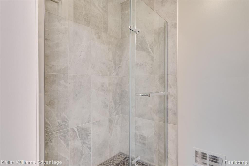 49698 Timber Trail, Novi, MI — Photo 38