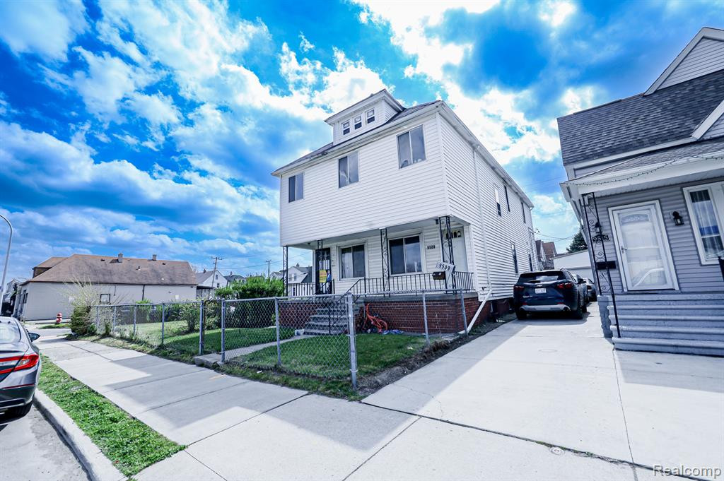 9507 CONANT Street, Hamtramck, MI 48212 — Photo 2