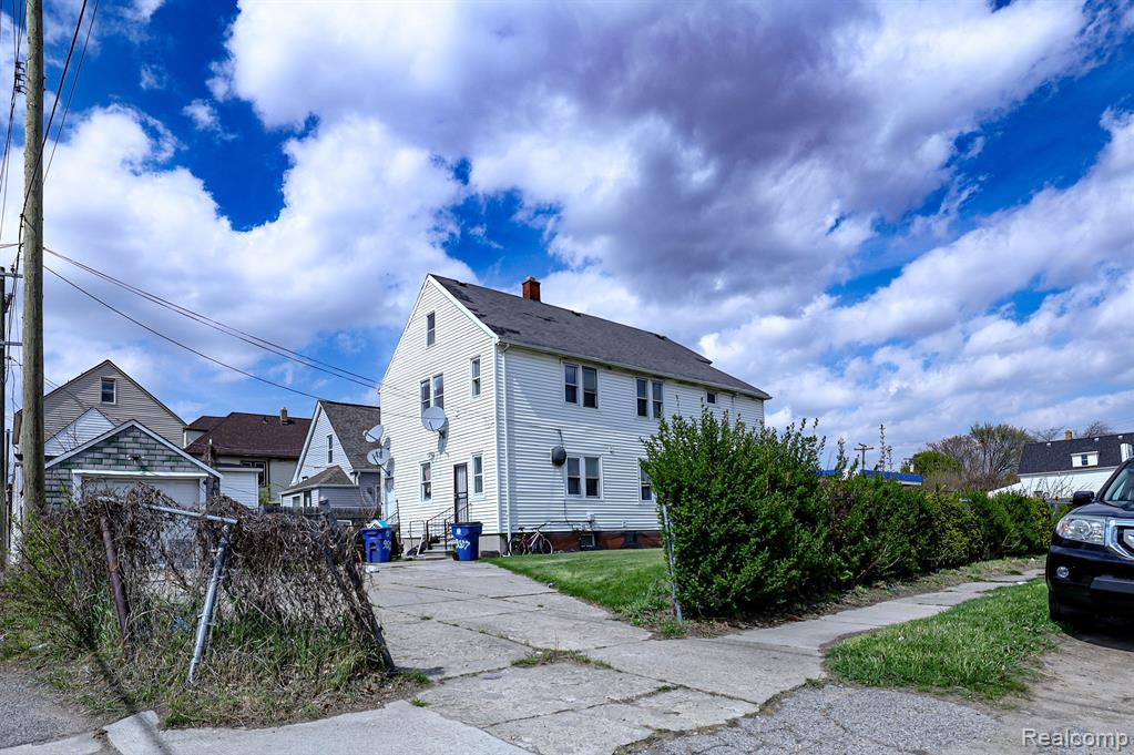 9507 CONANT Street, Hamtramck, MI 48212 — Photo 3