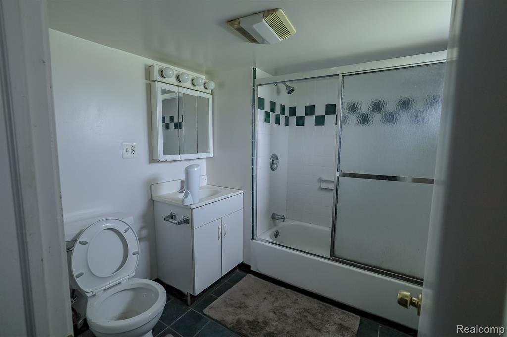 9507 CONANT Street, Hamtramck, MI 48212 — Photo 21