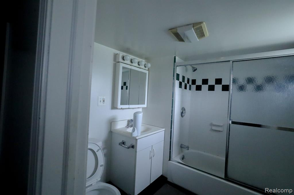 9507 CONANT Street, Hamtramck, MI 48212 — Photo 22