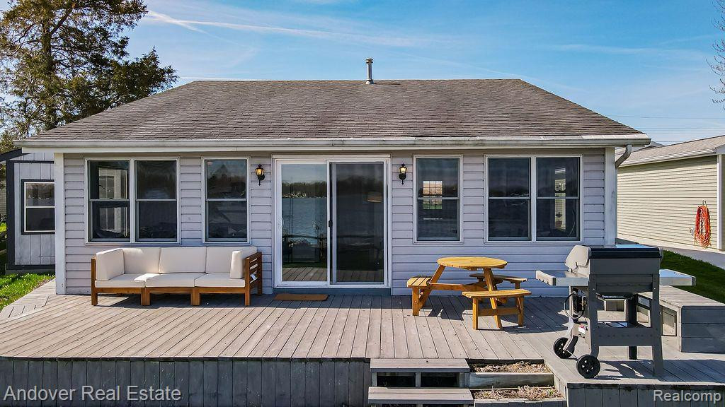 602 VALENTINE Lane, Hudson, MI 49247 — front exterior
