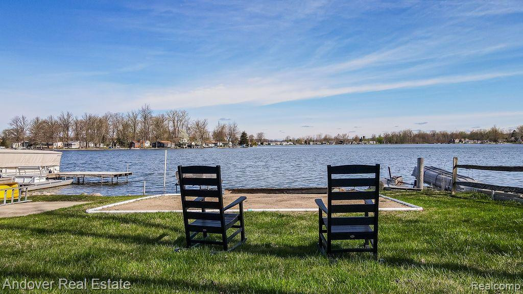 602 VALENTINE Lane, Hudson, MI 49247 — Photo 4