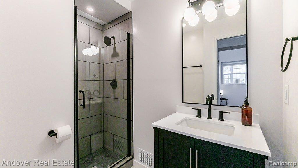 602 VALENTINE Lane, Hudson, MI 49247 — Photo 26