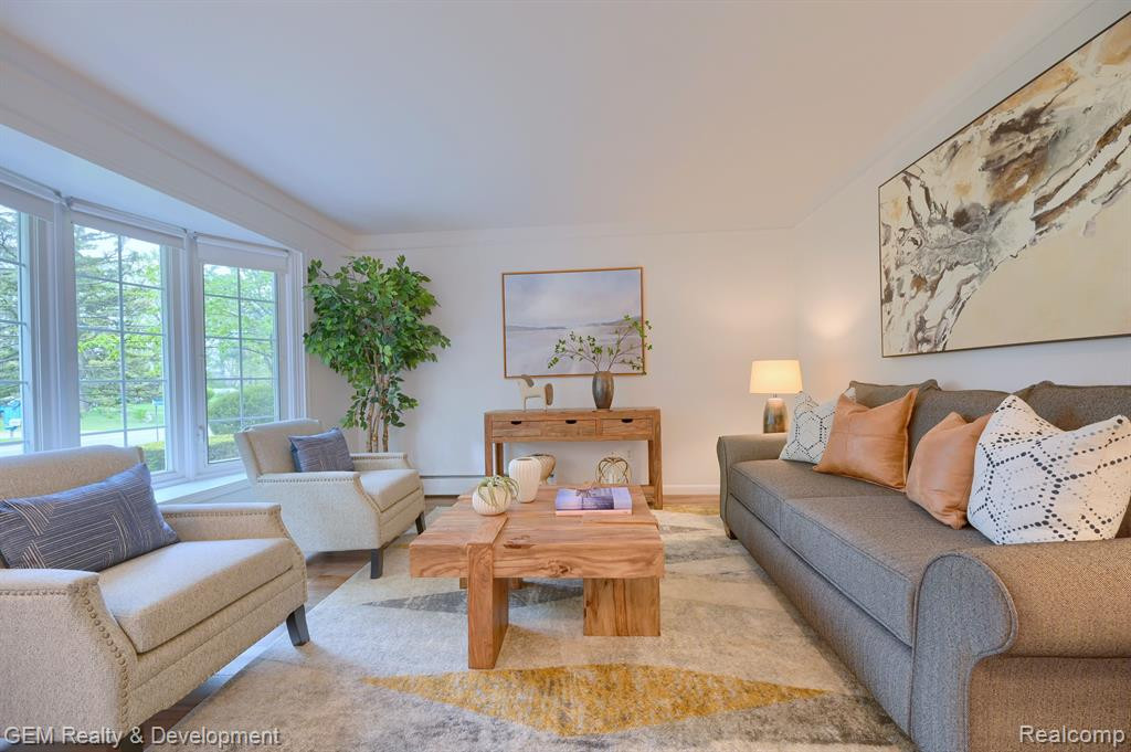 754 LAGUNA Drive, Wolverine Lake, MI 48390 — Photo 3