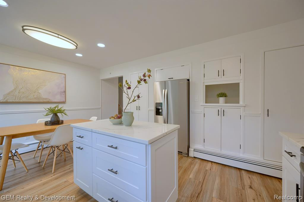 754 LAGUNA Drive, Wolverine Lake, MI 48390 — Photo 9