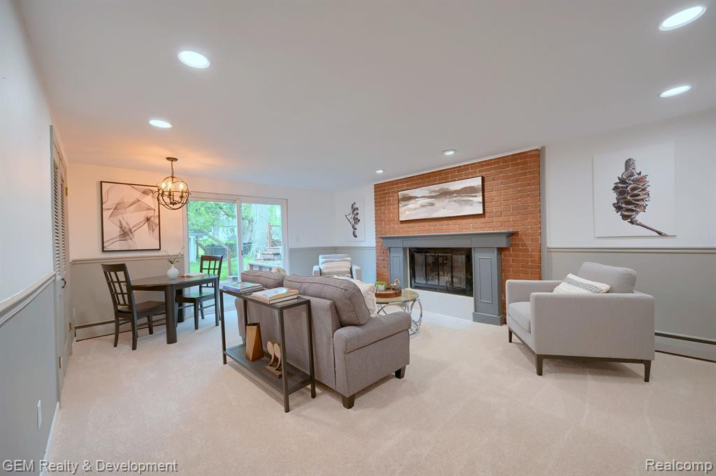 754 LAGUNA Drive, Wolverine Lake, MI 48390 — Photo 12