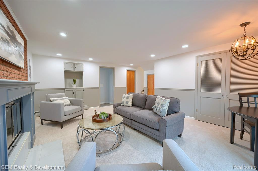 754 LAGUNA Drive, Wolverine Lake, MI 48390 — Photo 13