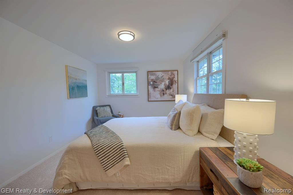 754 LAGUNA Drive, Wolverine Lake, MI 48390 — Photo 18