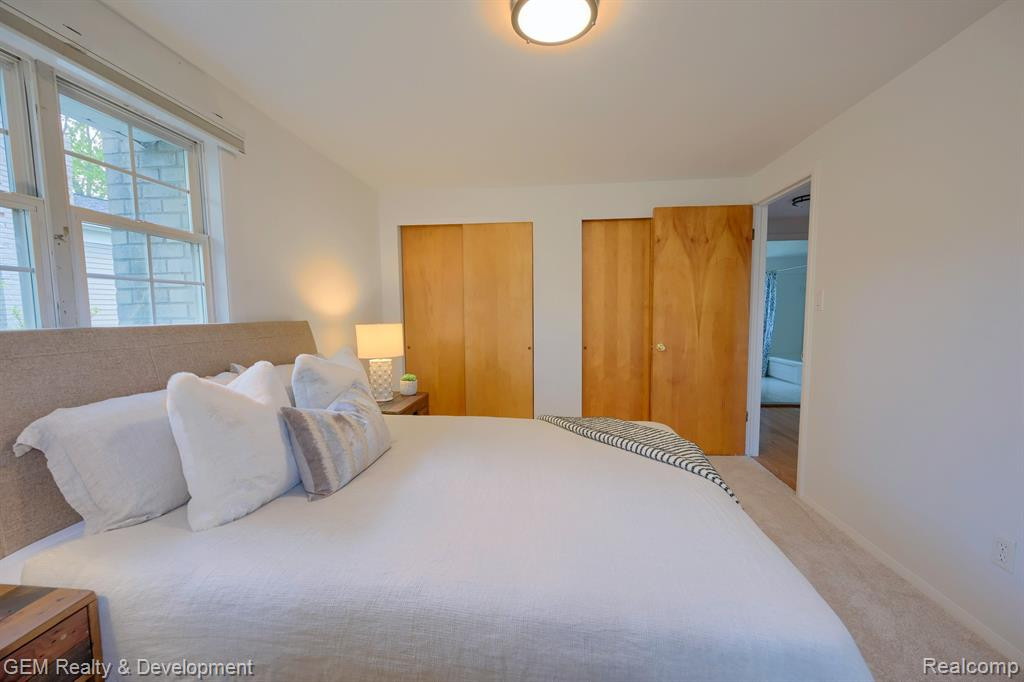 754 LAGUNA Drive, Wolverine Lake, MI 48390 — Photo 19