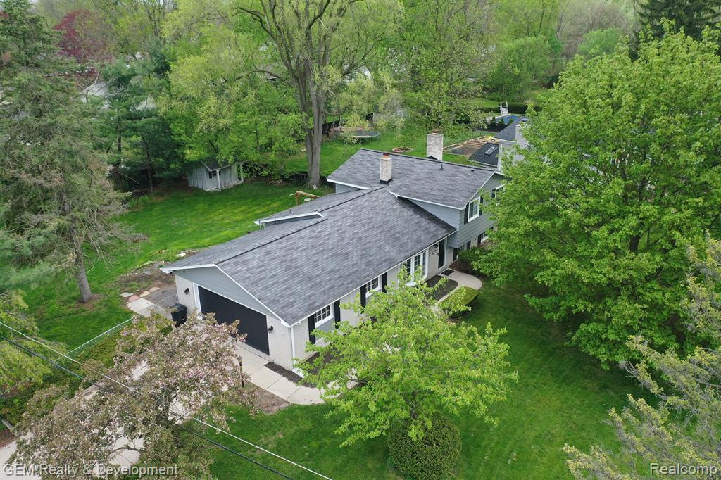 754 LAGUNA Drive, Wolverine Lake, MI 48390 — Photo 30