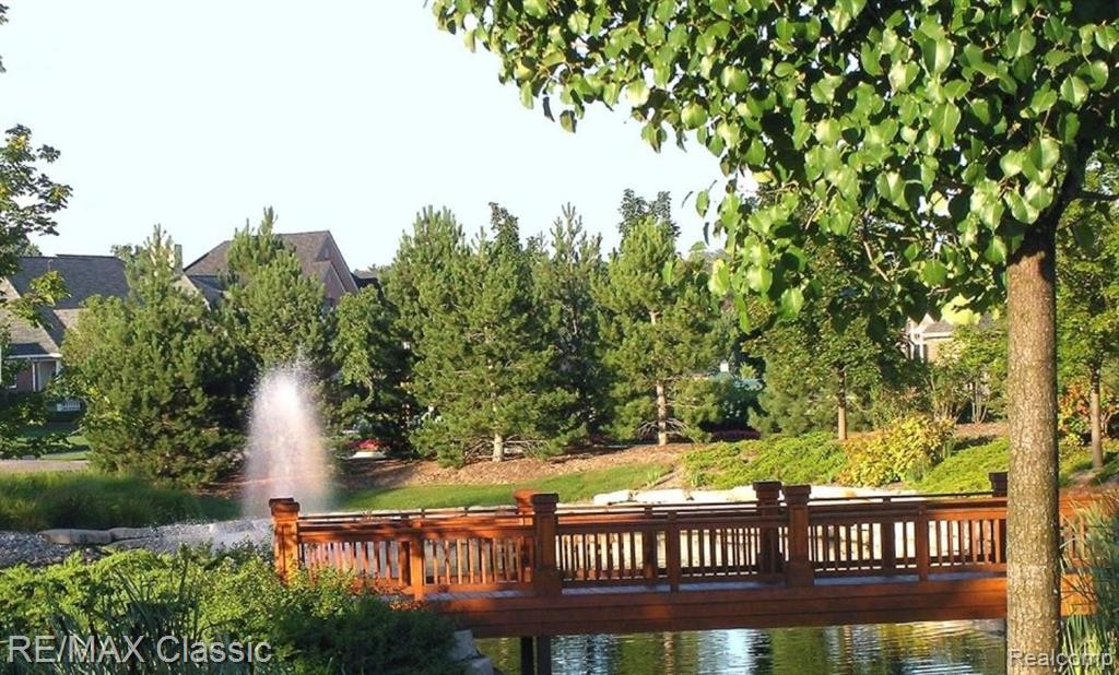 8220 STONEY CREEK Drive, Unit 22, South Lyon, MI 48178 — Photo 11