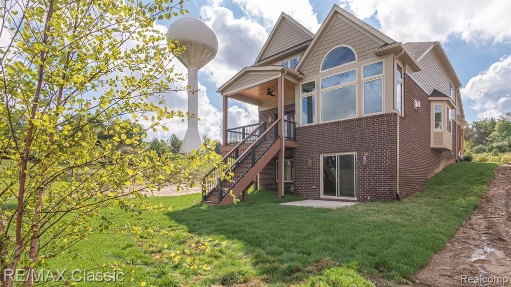8220 STONEY CREEK Drive, Unit 22, South Lyon, MI 48178 — Photo 16