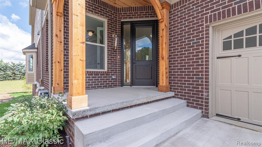 8220 STONEY CREEK Drive, Unit 22, South Lyon, MI 48178 — Photo 25