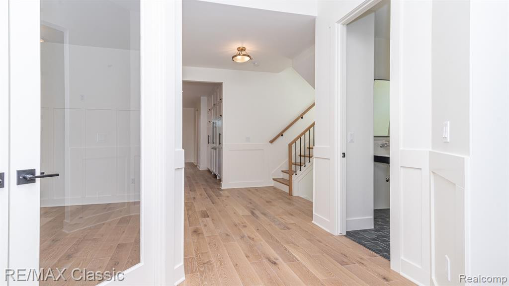 8220 STONEY CREEK Drive, Unit 22, South Lyon, MI 48178 — Photo 27