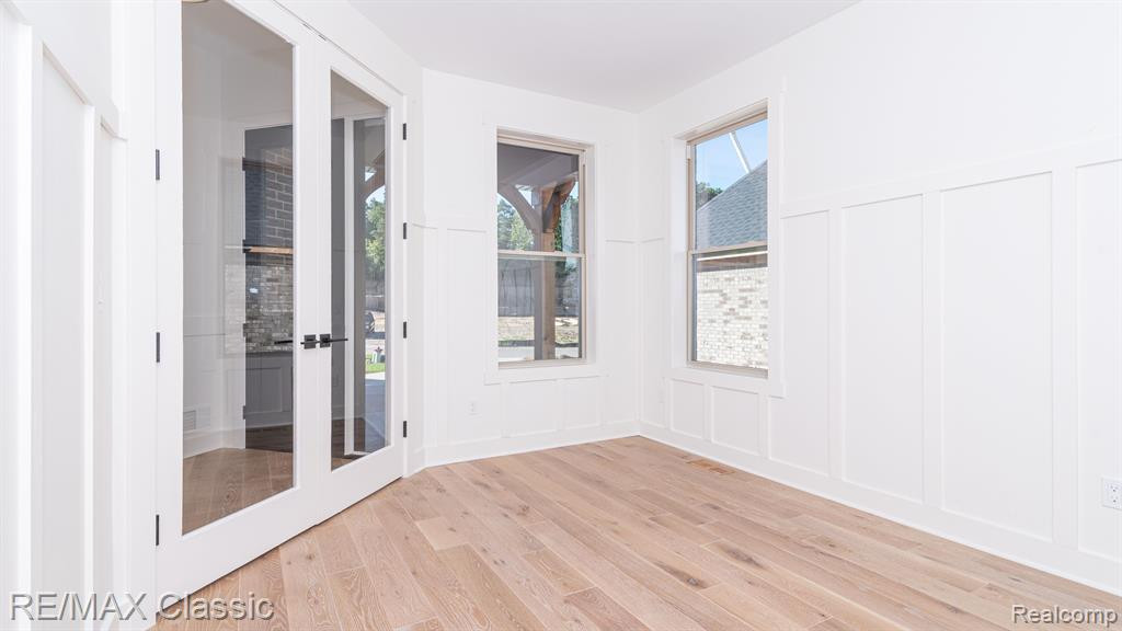 8220 STONEY CREEK Drive, Unit 22, South Lyon, MI 48178 — Photo 30