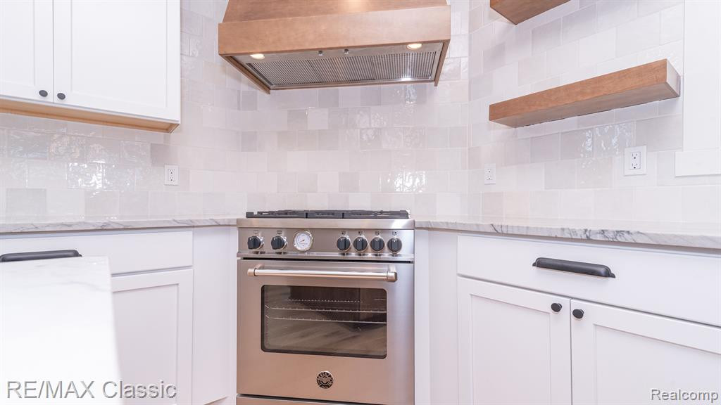 8220 STONEY CREEK Drive, Unit 22, South Lyon, MI 48178 — Photo 34