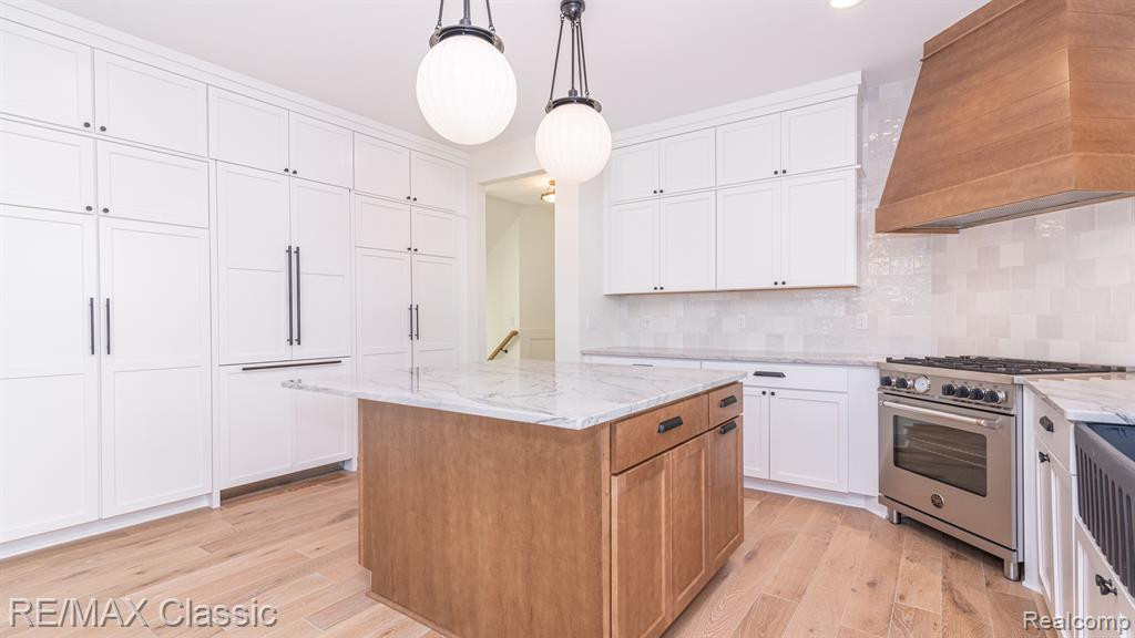 8220 STONEY CREEK Drive, Unit 22, South Lyon, MI 48178 — Photo 36
