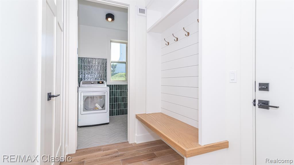 8220 STONEY CREEK Drive, Unit 22, South Lyon, MI 48178 — Photo 45