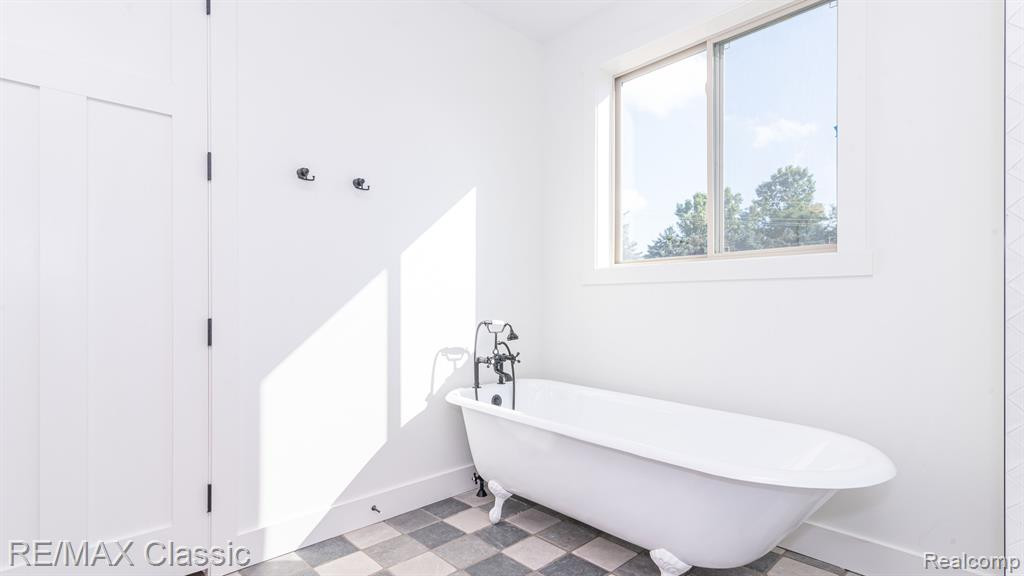 8220 STONEY CREEK Drive, Unit 22, South Lyon, MI 48178 — Photo 51