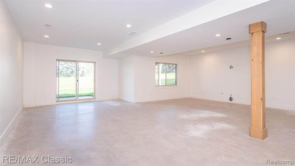 8220 STONEY CREEK Drive, Unit 22, South Lyon, MI 48178 — Photo 70