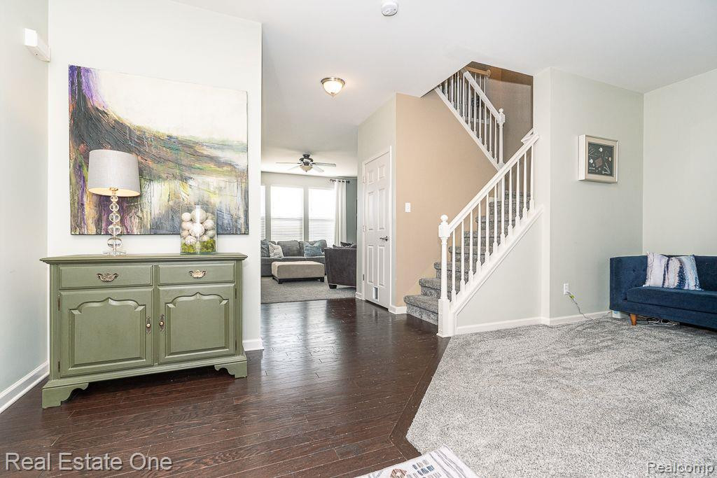 794 WYNSTONE Circle S, Oakland, MI — Photo 2