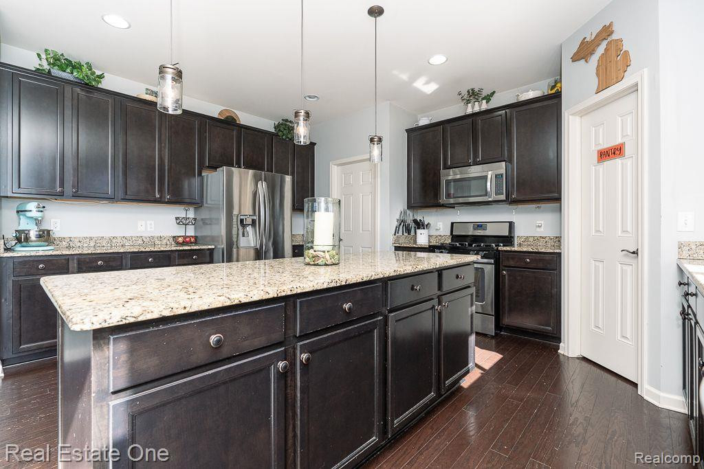 794 WYNSTONE Circle S, Oakland, MI — Photo 12