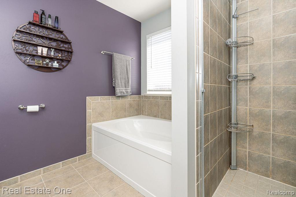 794 WYNSTONE Circle S, Oakland, MI — Photo 21