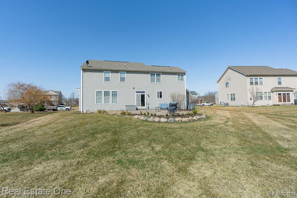 794 WYNSTONE Circle S, Oakland, MI — Photo 35