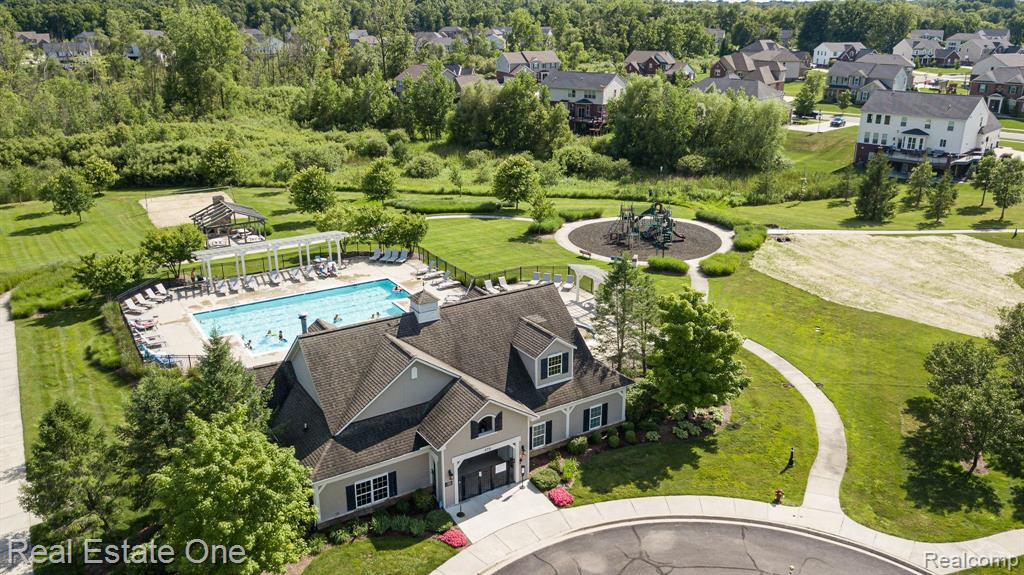 794 WYNSTONE Circle S, Oakland, MI — Photo 36