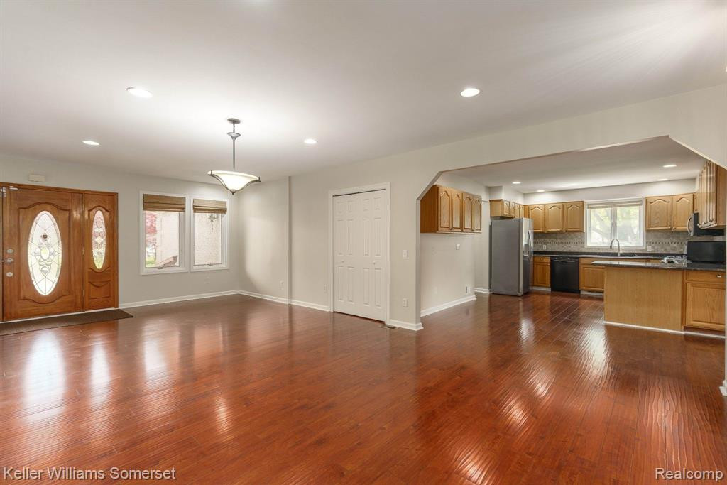 6879 John R Road, Troy, MI 48085 — Photo 8