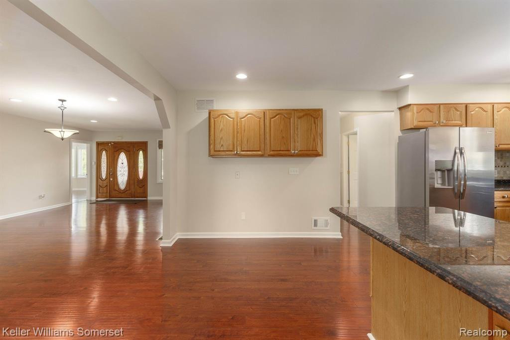 6879 John R Road, Troy, MI 48085 — Photo 10