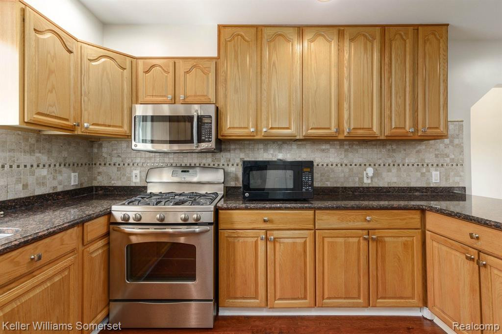 6879 John R Road, Troy, MI 48085 — Photo 14