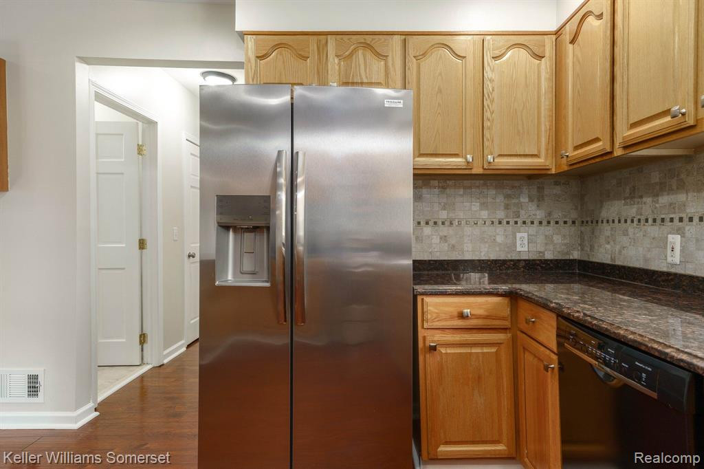 6879 John R Road, Troy, MI 48085 — Photo 15