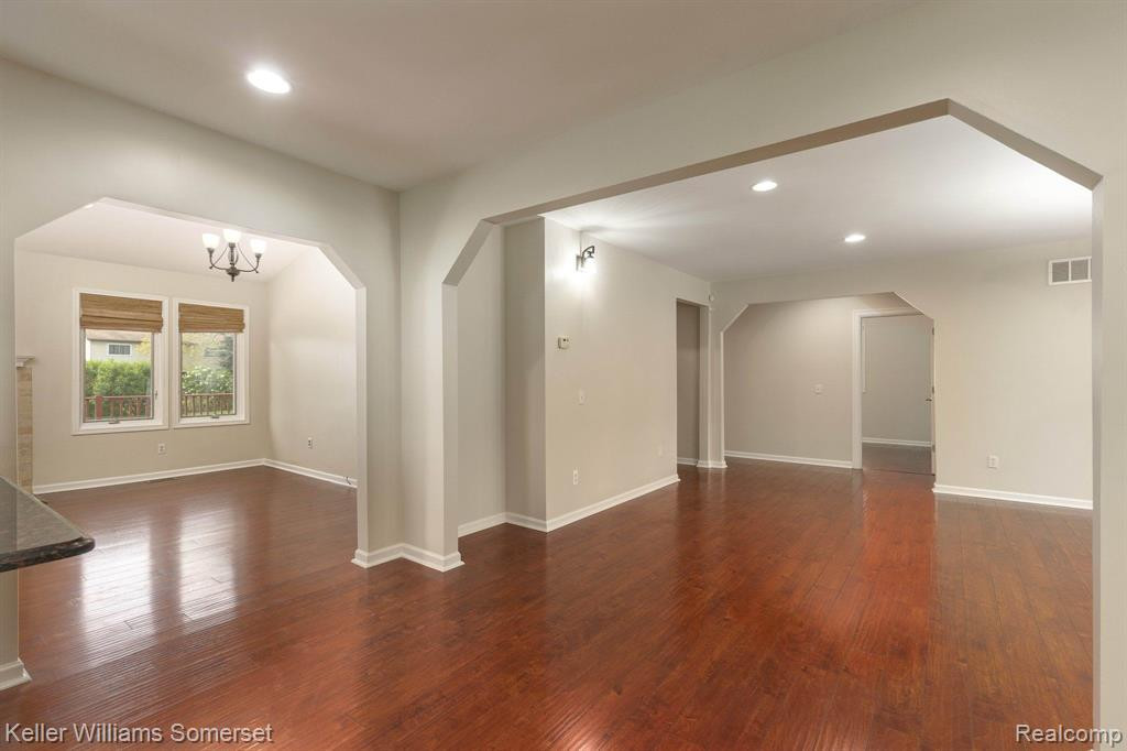 6879 John R Road, Troy, MI 48085 — Photo 16