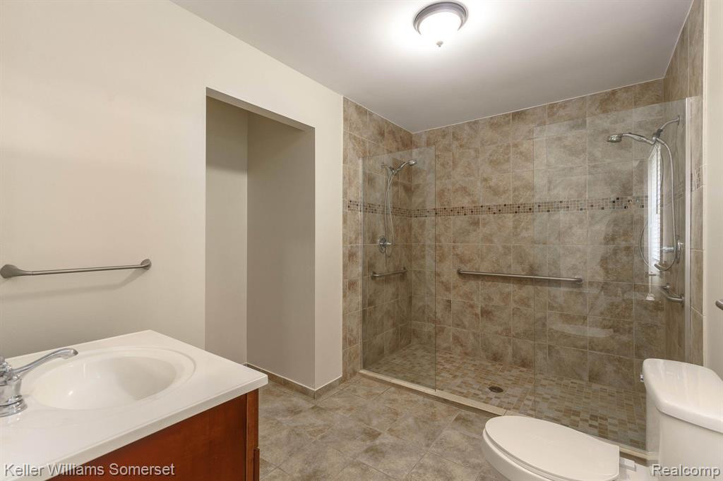6879 John R Road, Troy, MI 48085 — Photo 30