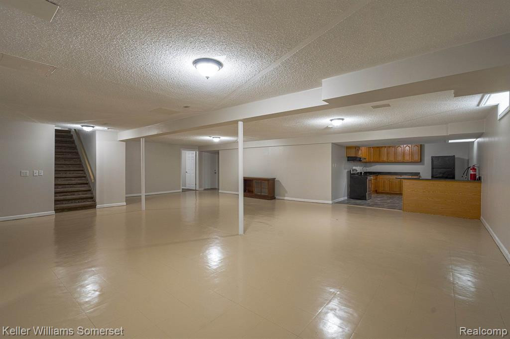 6879 John R Road, Troy, MI 48085 — Photo 35