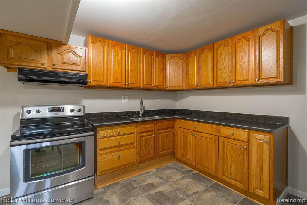 6879 John R Road, Troy, MI 48085 — Photo 37