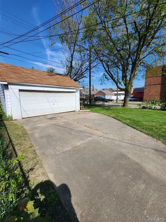 6951 PINEHURST Street, Dearborn, MI 48126 — Photo 15