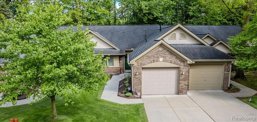 21336 MULBERRY Court, 51, Farmington Hills, MI 48336 — Photo 2