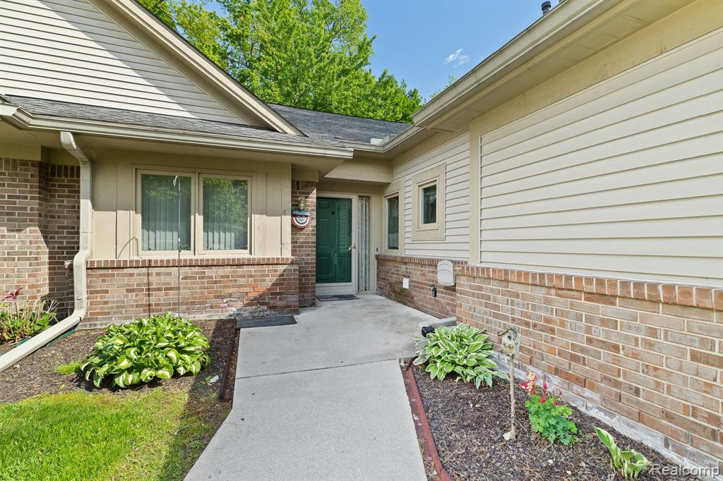 21336 MULBERRY Court, 51, Farmington Hills, MI 48336 — Photo 3