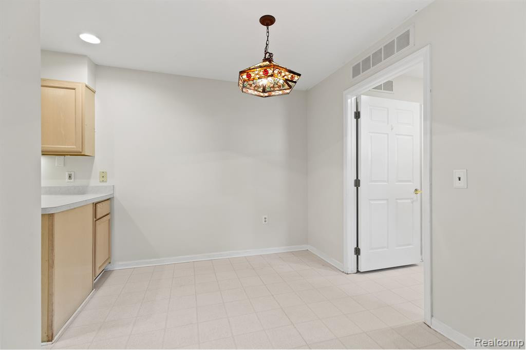 21336 MULBERRY Court, 51, Farmington Hills, MI 48336 — Photo 6