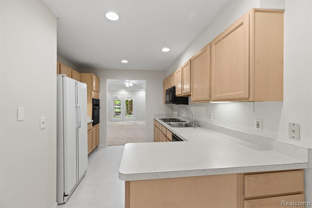 21336 MULBERRY Court, 51, Farmington Hills, MI 48336 — Photo 8
