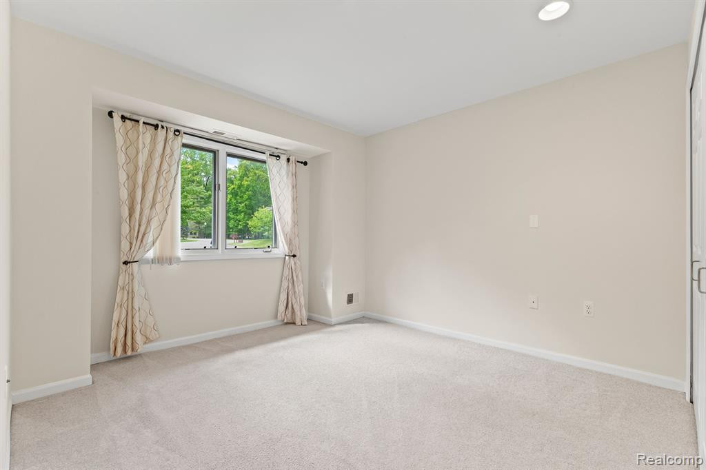 21336 MULBERRY Court, 51, Farmington Hills, MI 48336 — Photo 14