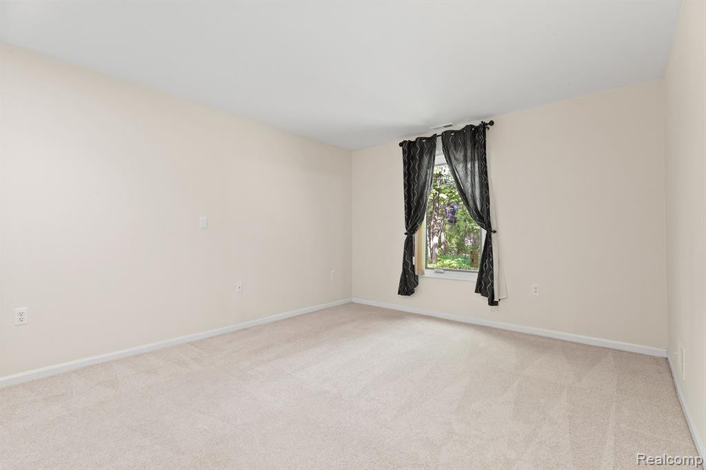 21336 MULBERRY Court, 51, Farmington Hills, MI 48336 — Photo 18