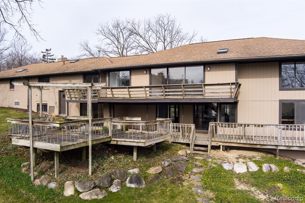 4851 COMMERCE Road, Orchard Lake Village, MI 48324 — Photo 5