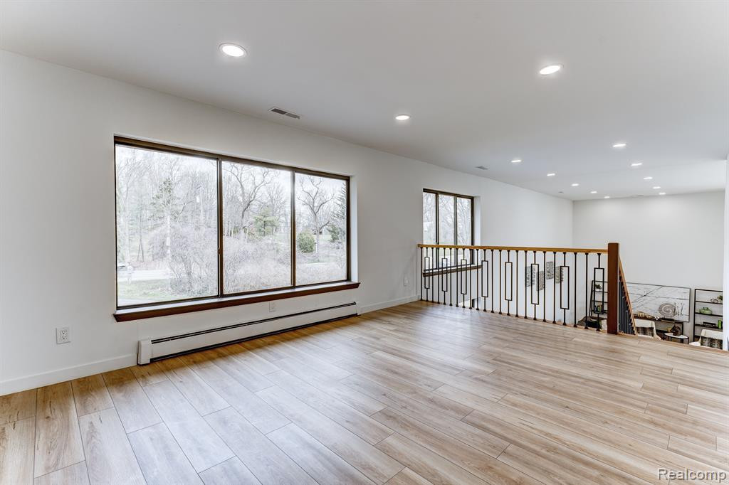 4851 COMMERCE Road, Orchard Lake Village, MI 48324 — Photo 15