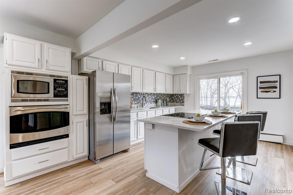 4851 COMMERCE Road, Orchard Lake Village, MI 48324 — Photo 19